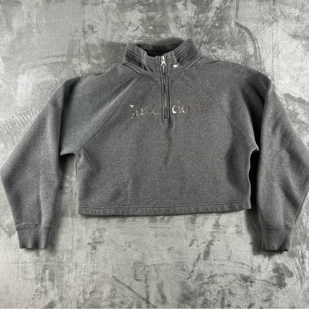 Nike Womens S Sportswear SHINE Funnel Neck 1/4 Zip Cropped Top Gray Fleece